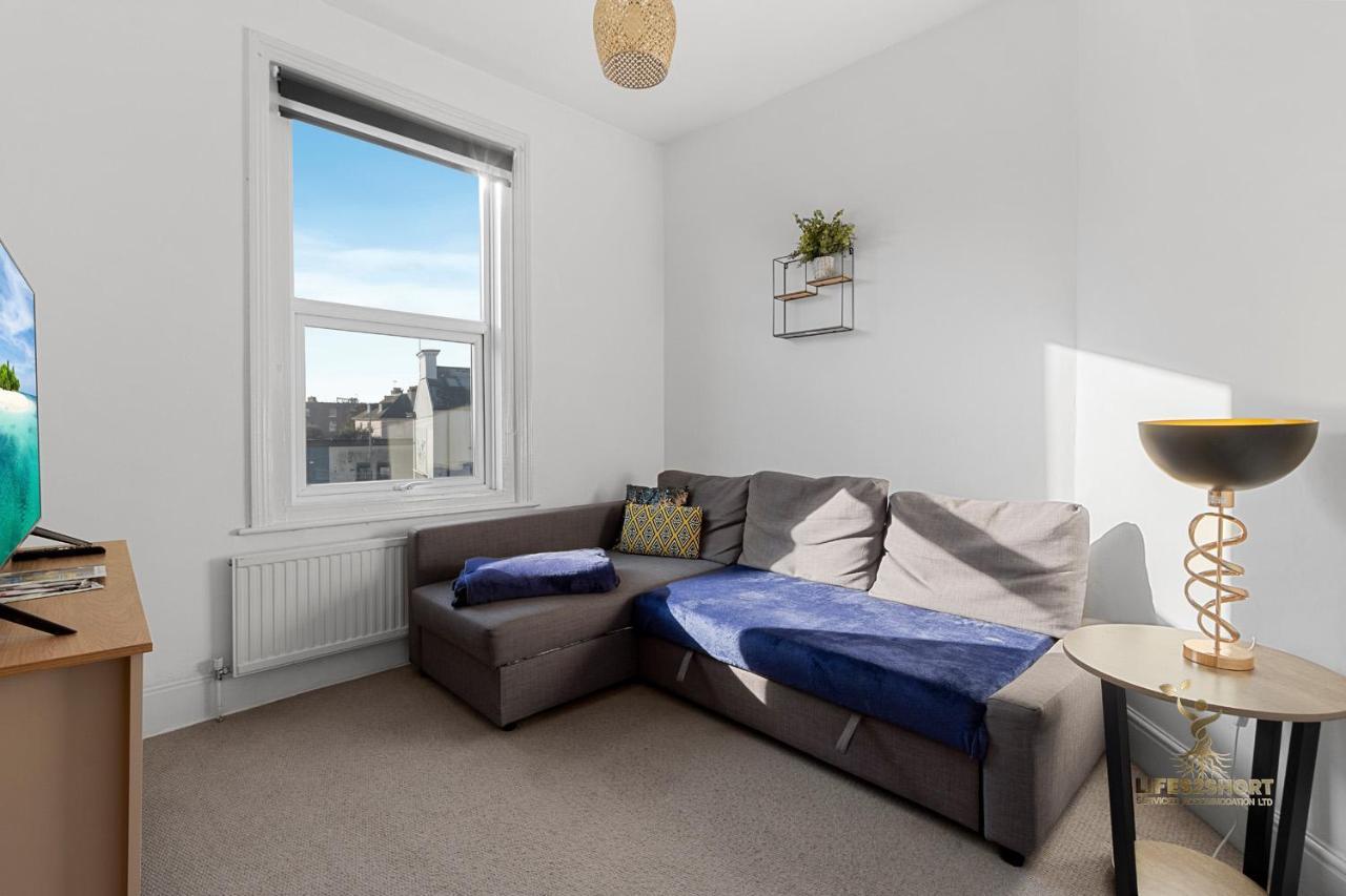 Central Exeter Apartment Апартаменты *